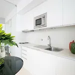 Downtown Free Parking Апартаменты