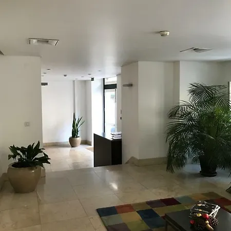 Downtown Free Parking Apartment *